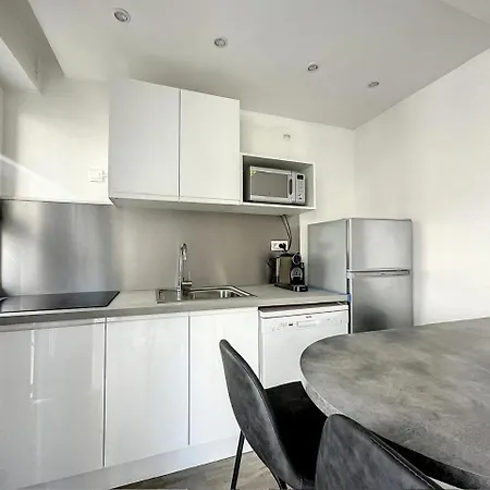 Superbe Avec Terrasse Centre-ville Et A 5 Min Apartman