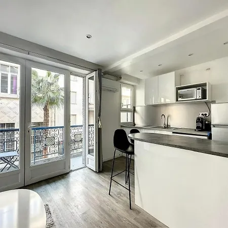 Superbe Avec Terrasse Centre-ville Et A 5 Min Cannes