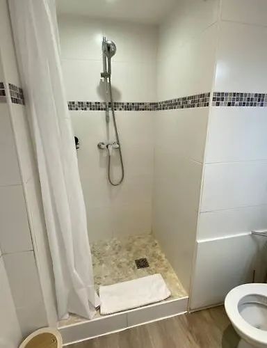 Superbe Avec Terrasse Centre-ville Et A 5 Min شقة *