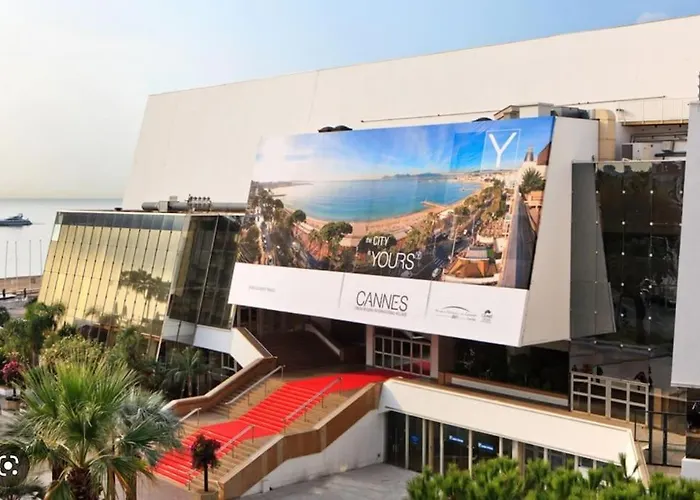 Superbe Avec Terrasse Centre-ville Et A 5 Min شقة *